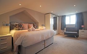 Queens Road - Luxury Spacious Home In Chester