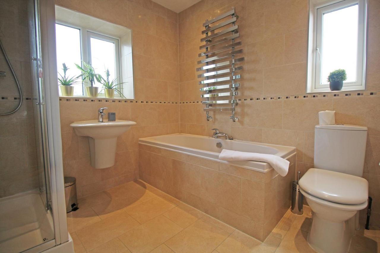 Queens Road - Luxury Spacious Home In Chester Christleton Exterior photo