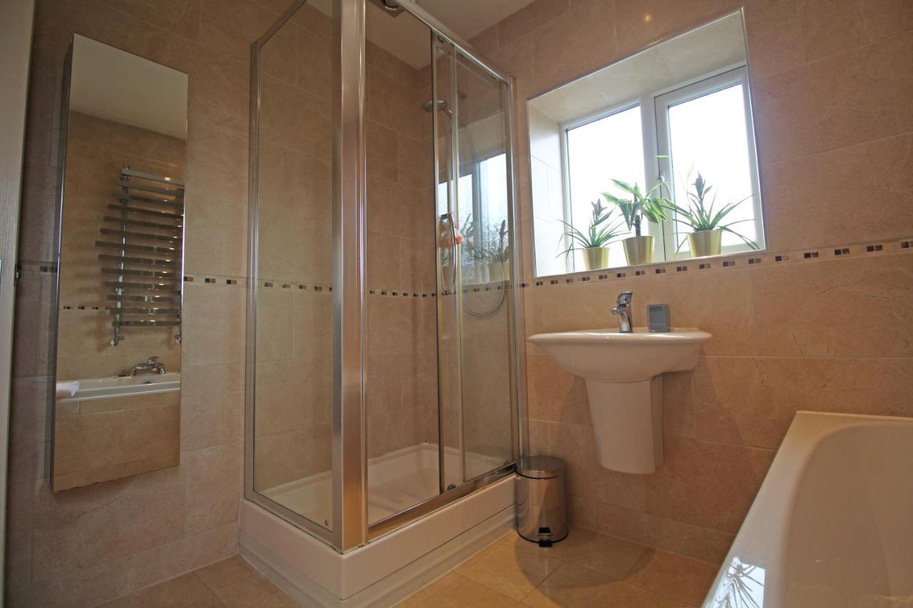 Queens Road - Luxury Spacious Home In Chester Christleton Exterior photo