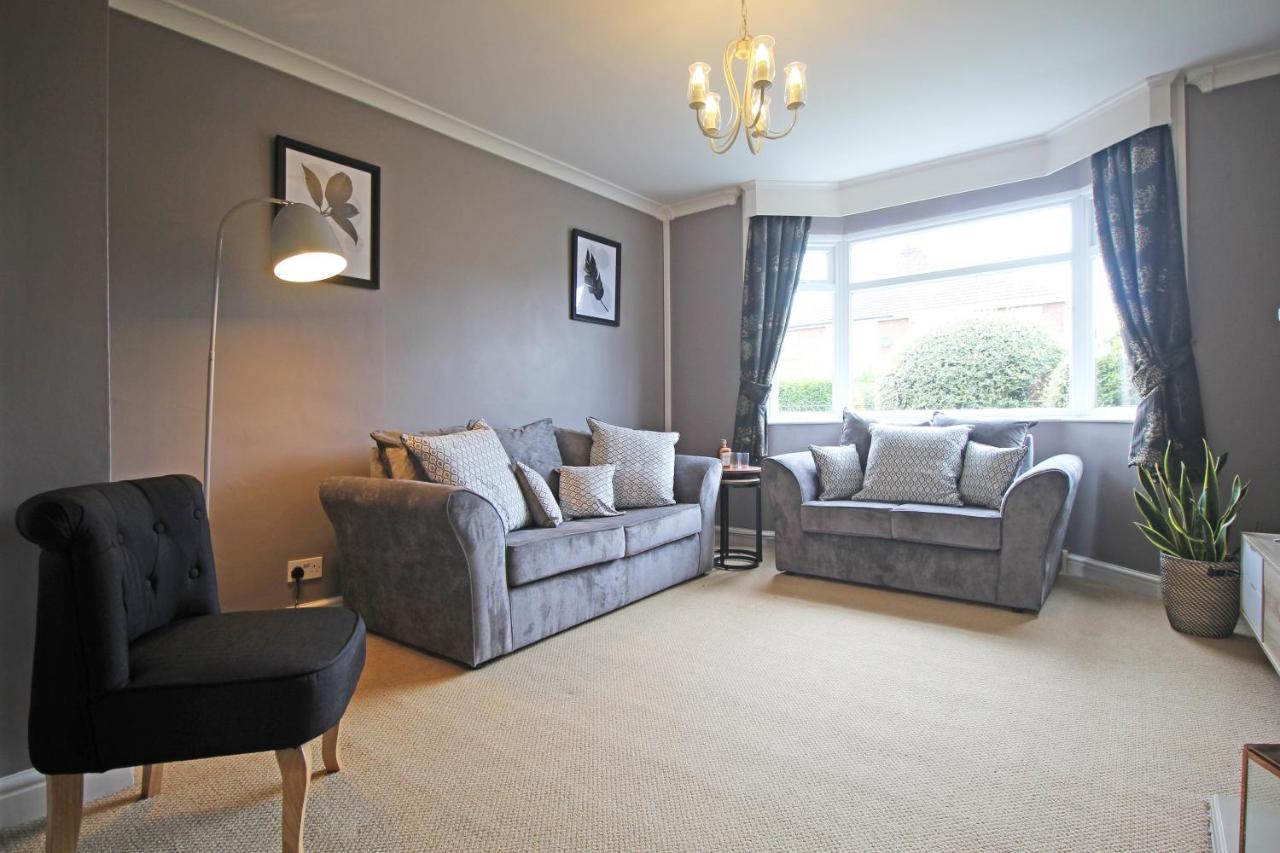 Queens Road - Luxury Spacious Home In Chester Christleton Exterior photo
