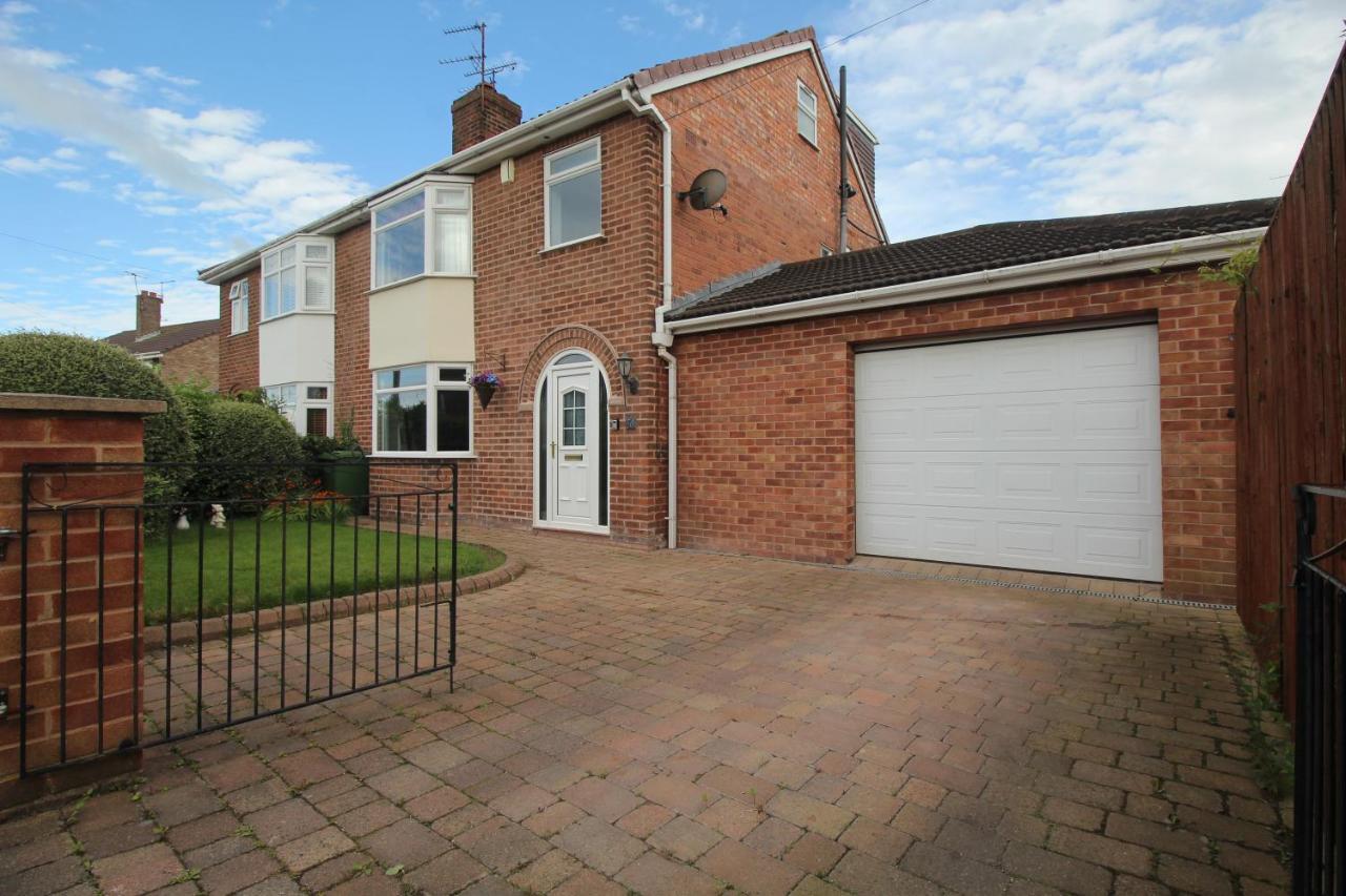 Queens Road - Luxury Spacious Home In Chester Christleton Exterior photo