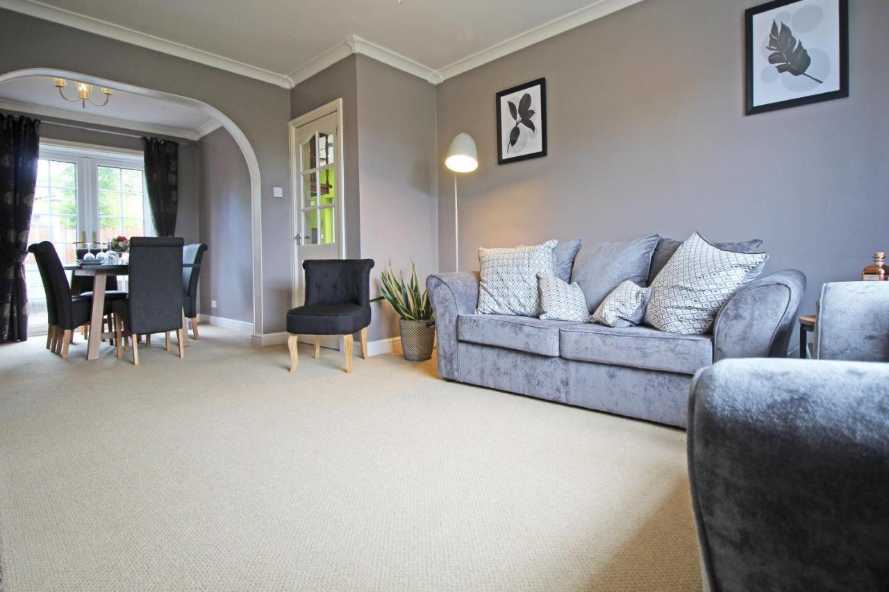 Queens Road - Luxury Spacious Home In Chester Christleton Exterior photo