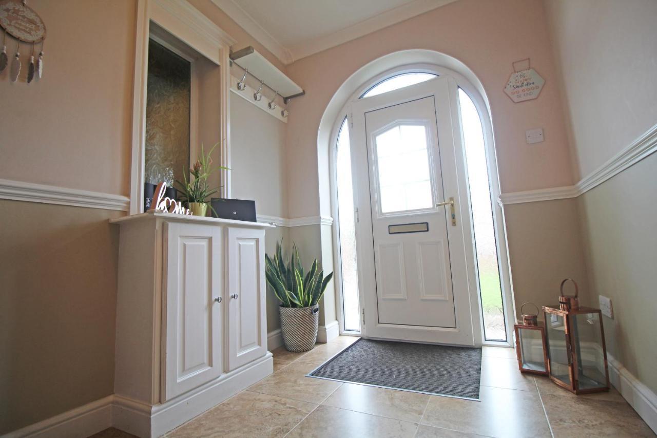 Queens Road - Luxury Spacious Home In Chester Christleton Exterior photo