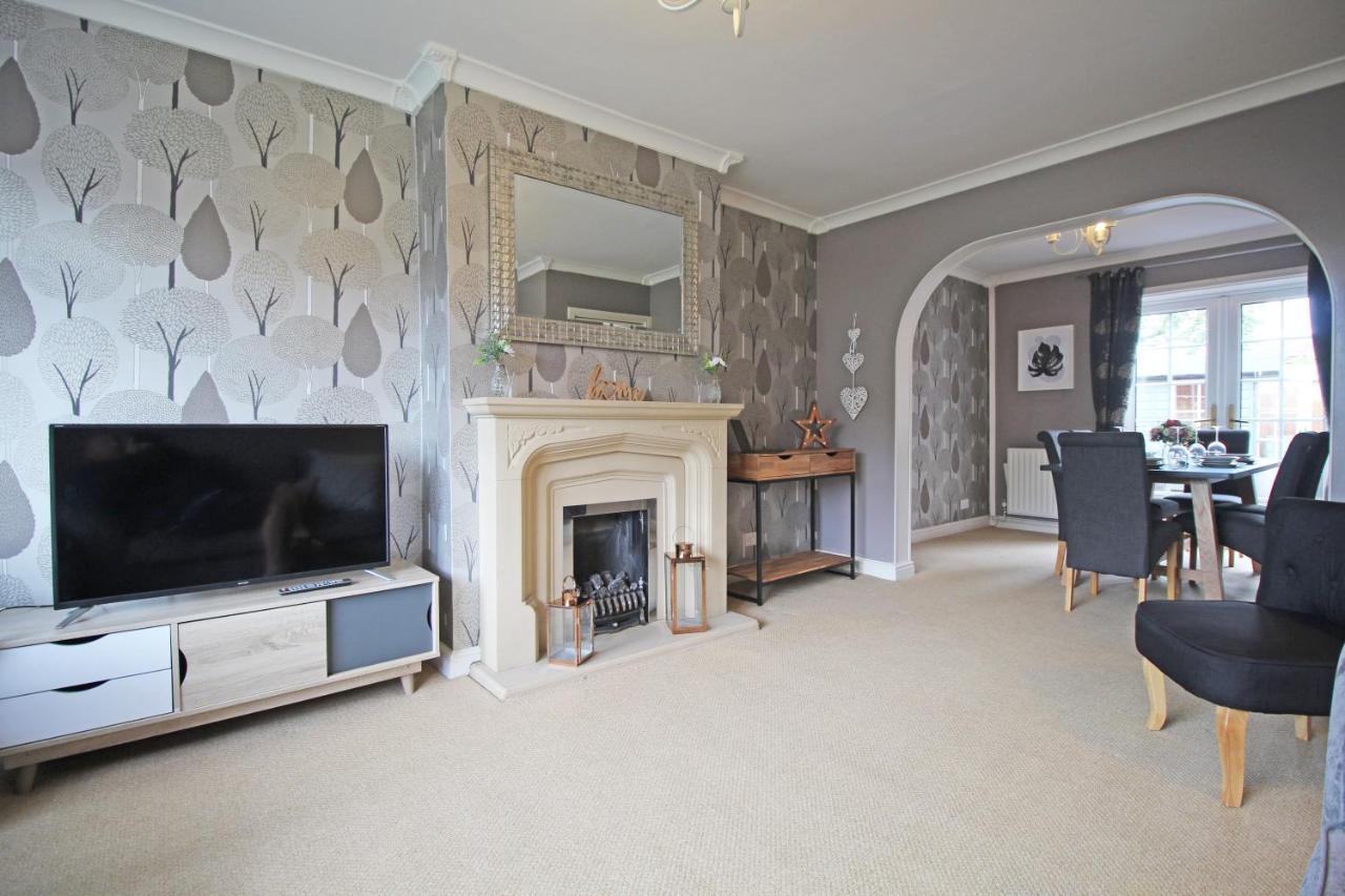 Queens Road - Luxury Spacious Home In Chester Christleton Exterior photo